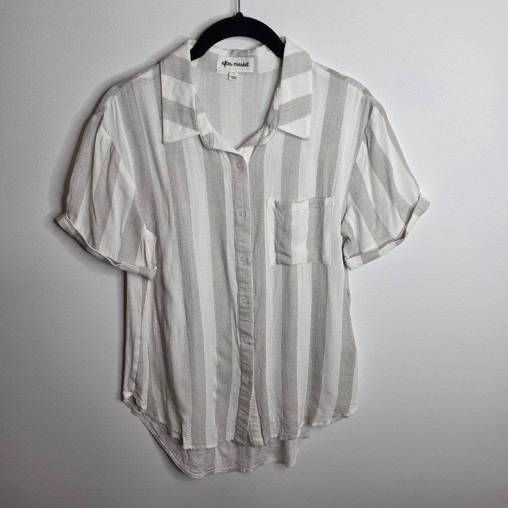 Aftermarket Button Up Womens Small